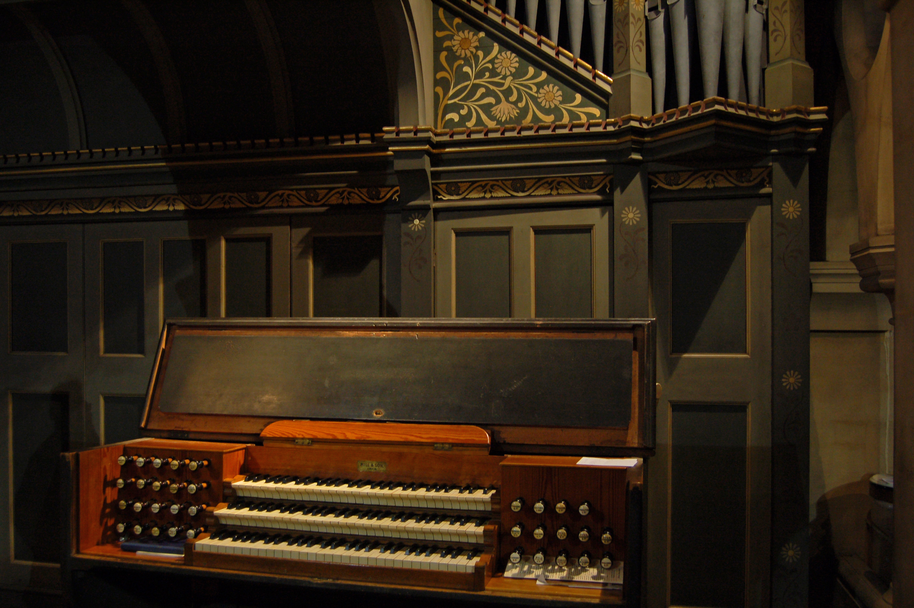 Image: St Mary the Virgin Lansdowne Road - 

organ console