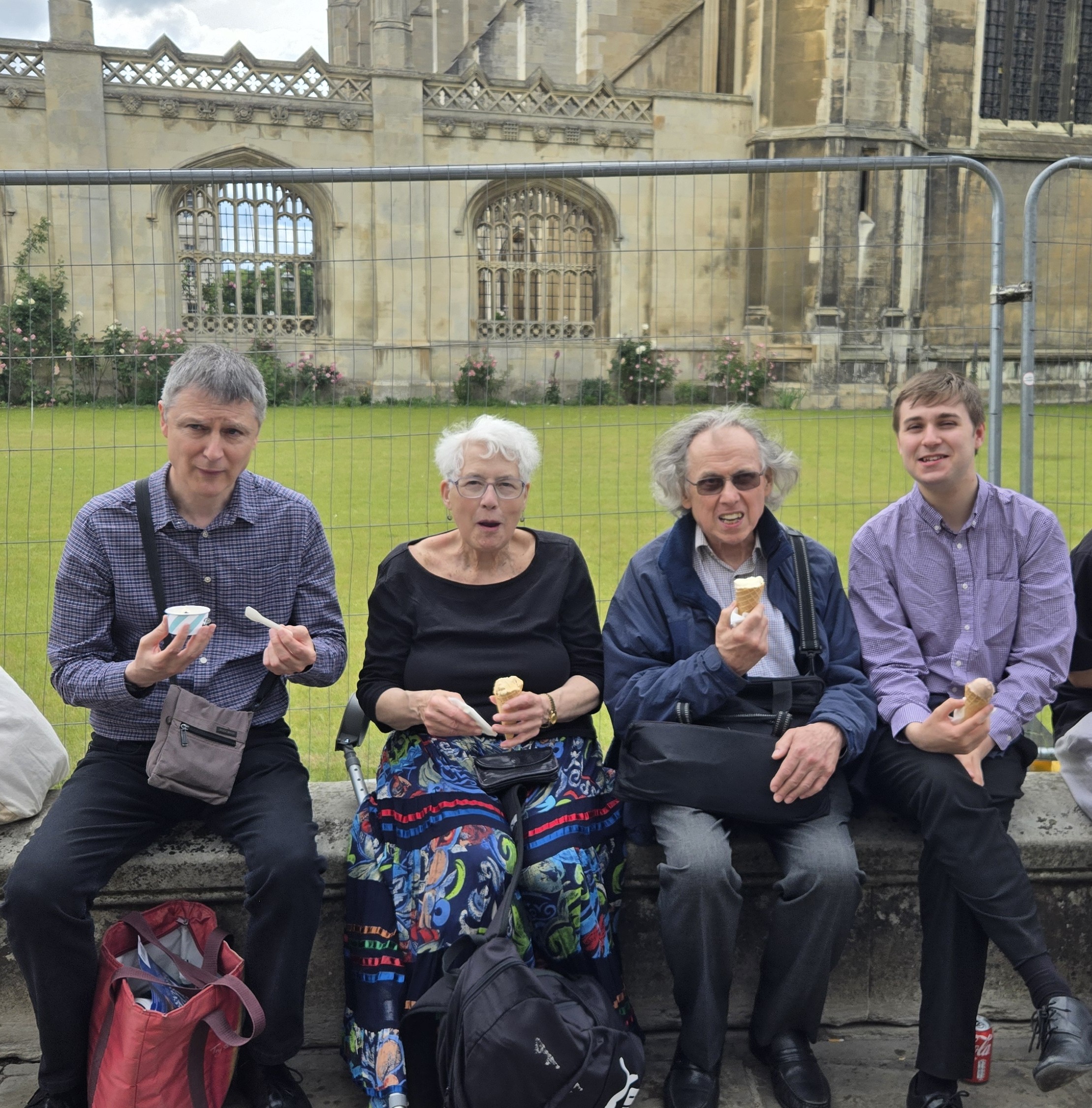 Image: EDOA members waiting for Evensong at King's