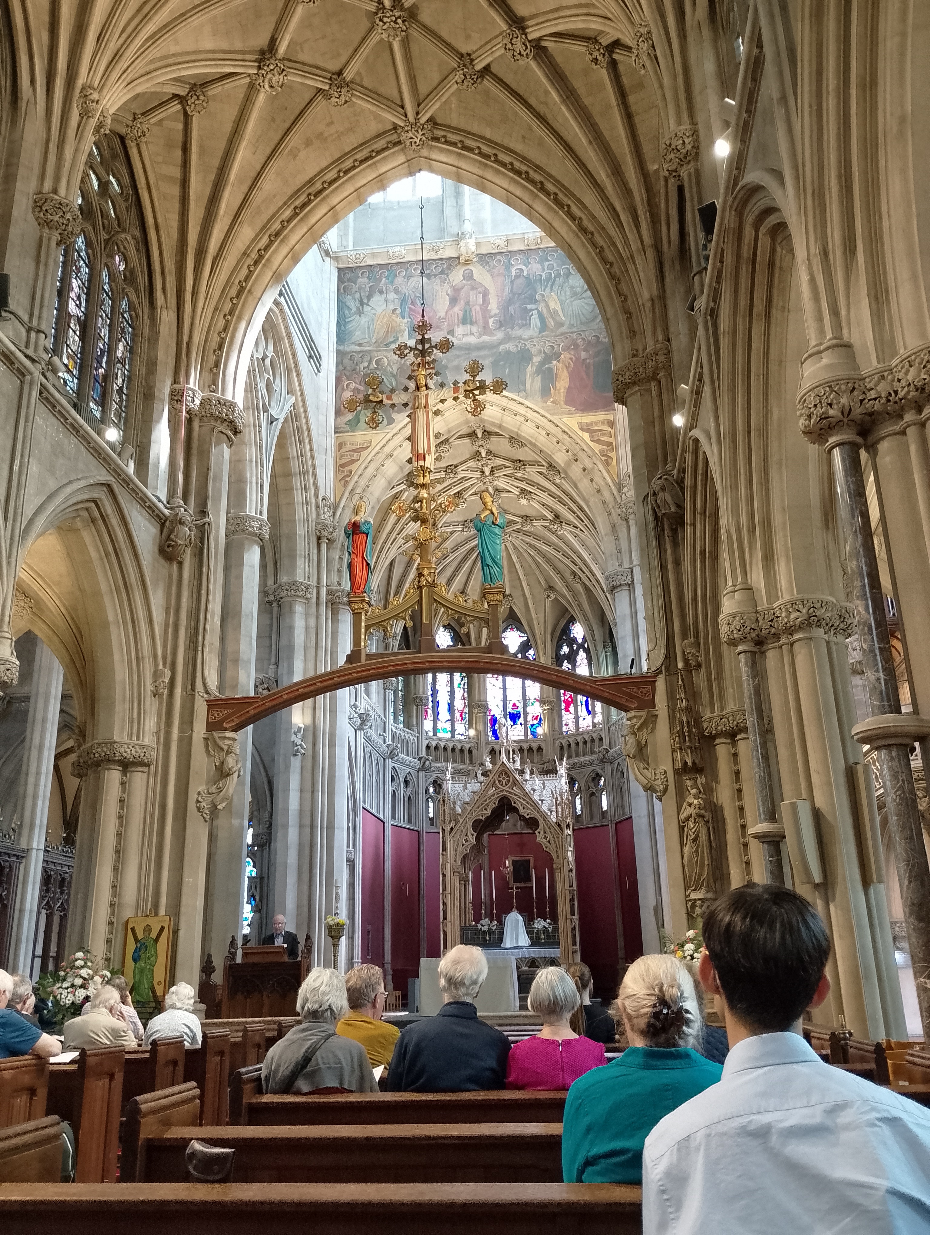 Image: Our Lady and the English martyrs: the nave