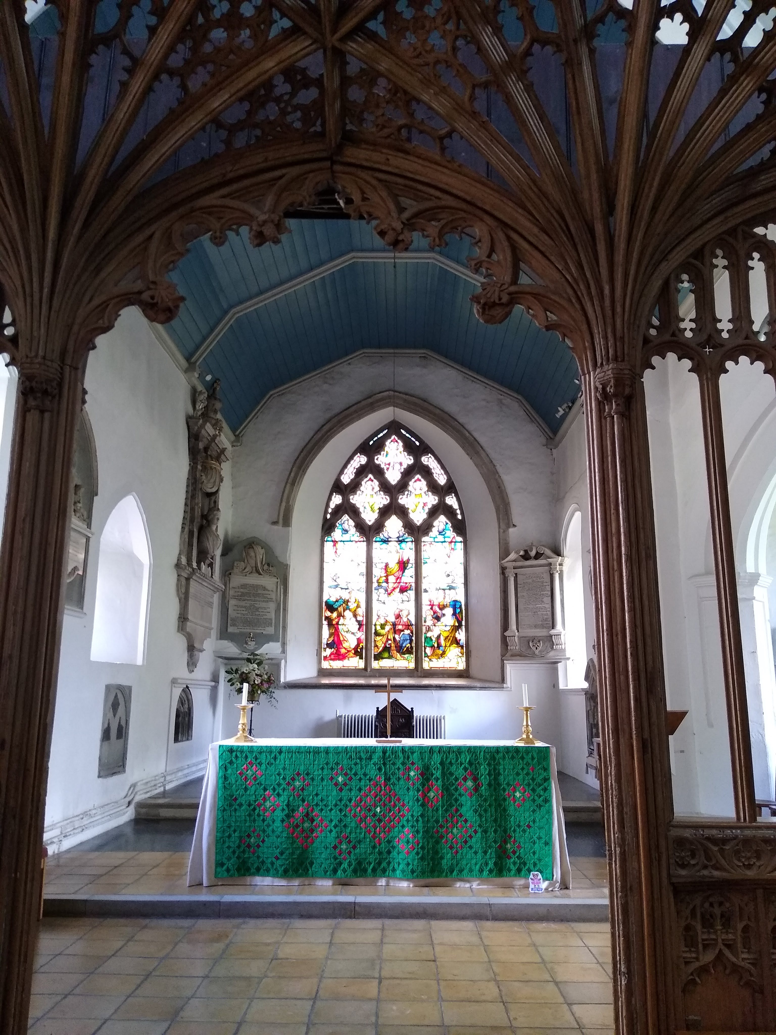 Image: The altar and east window at Redbourn